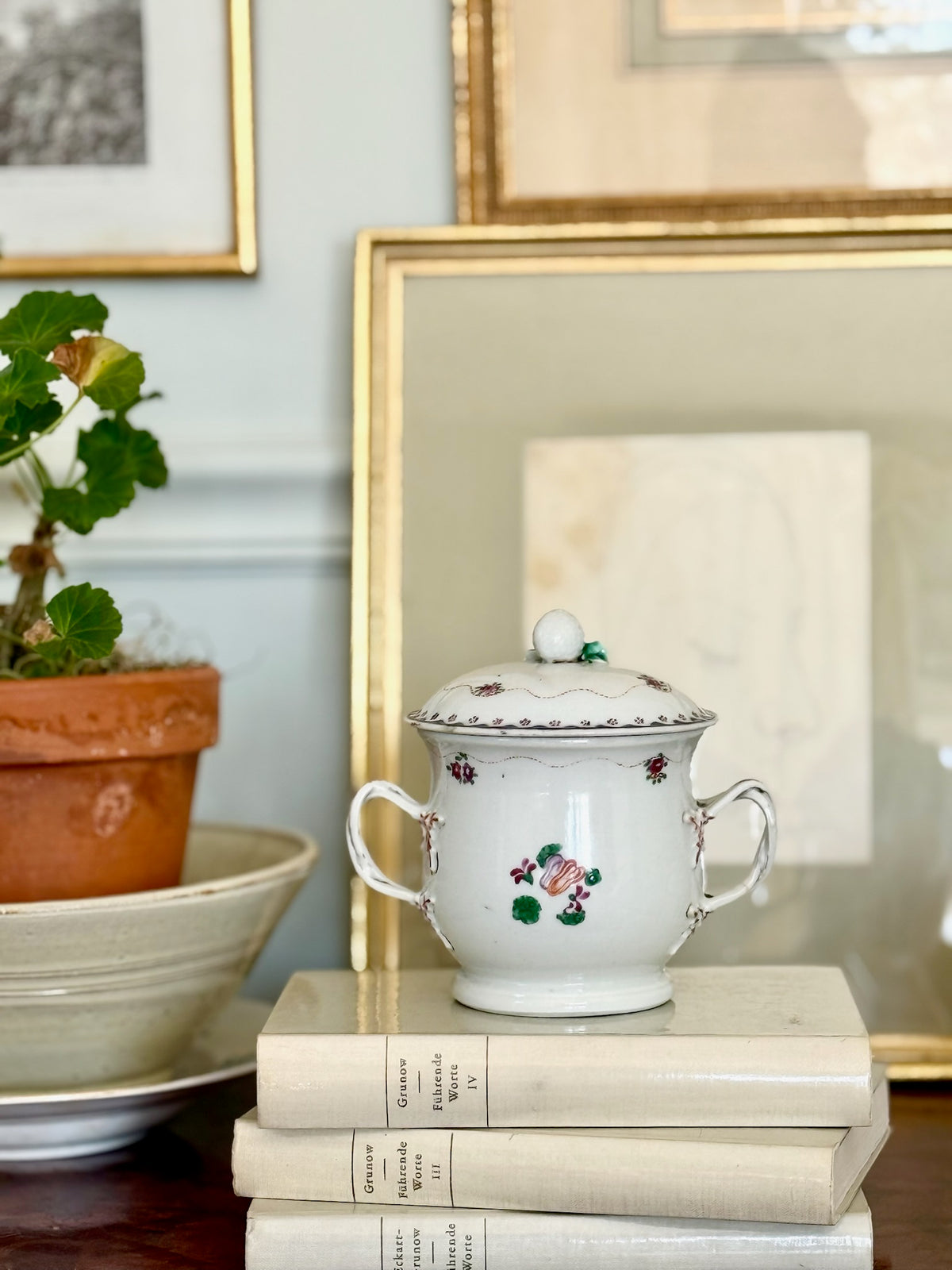 18th Century Chinese Export Sugar Bowl